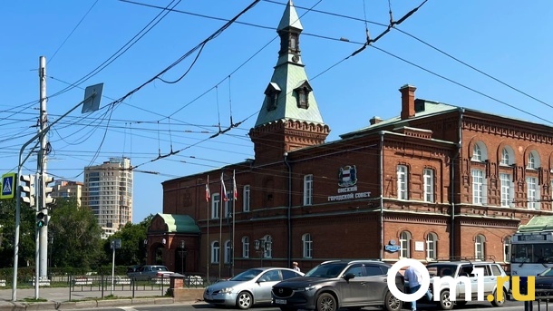 Избирательные участки открыты: в Омске начались выборы депутатов городского совета. LIVE