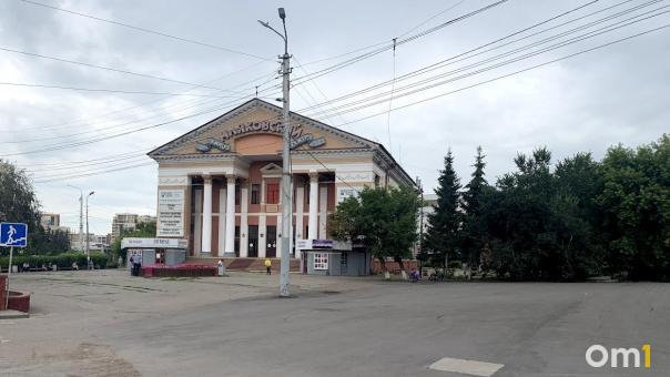 Сквер у «Маяковского» хотят вырубить под дорожку и потенциальную парковку