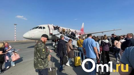 Омичи с пяти утра ждут вылета в Минеральные воды