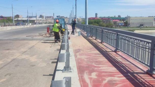 На Ленинградском мосту в Омске меняется схема движения