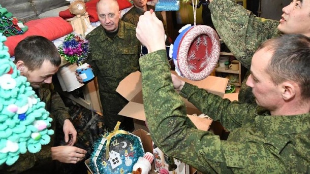 В палаточном лагере под Омском открылась новогодняя ёлка для оставшихся мобилизованных