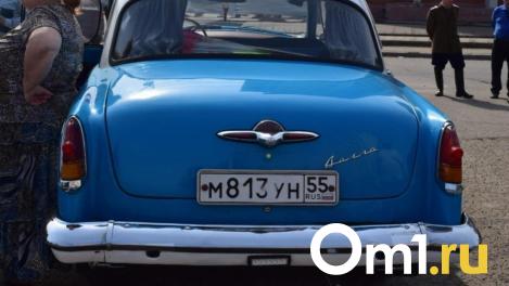 Омскую сотрудницу ГАИ будут судить за продажу информации о красивых автономерах