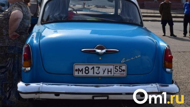 Омскую сотрудницу ГАИ будут судить за продажу информации о красивых автономерах