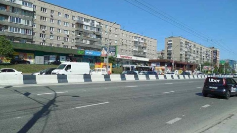 Мощный удар и потеря сознания: новосибирский мотоциклист попал в ДТП из-за электропровода