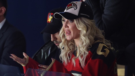 Ольга Бузова поздравила Омск с возвращением «Авангарда» домой