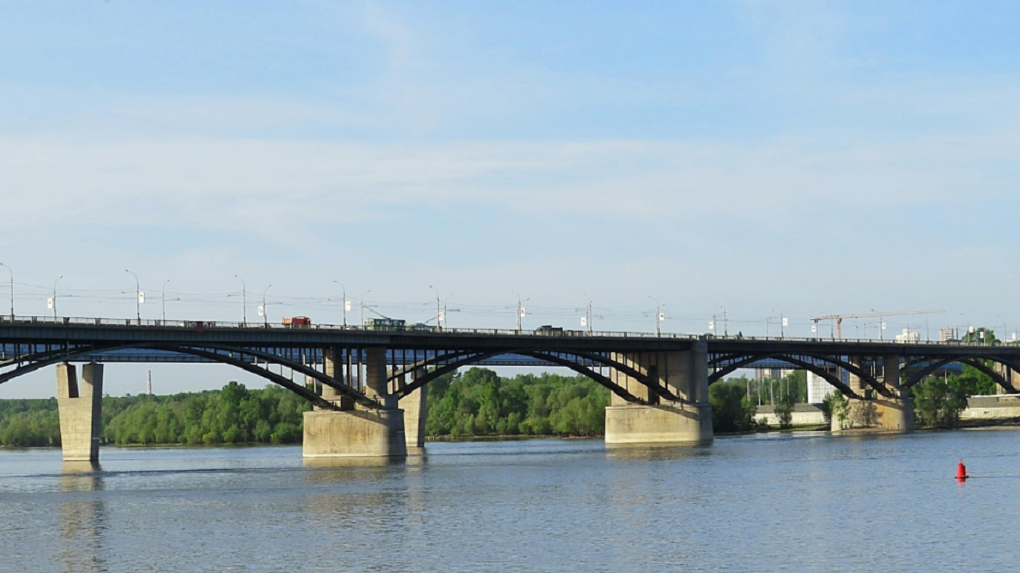 На 25 дней отстаёт ремонт Октябрьского моста в Новосибирске