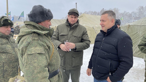 Губернатор Иркутской области встретился в Новосибирске с начальником НВВКУ