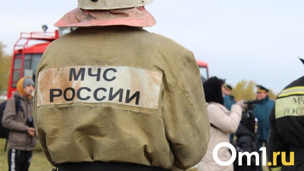 Омич получил страшные ожоги во время пожара в десятиэтажке