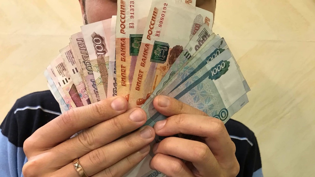 Школьники Новосибирска и Омска получат 10 000 рублей от Путина