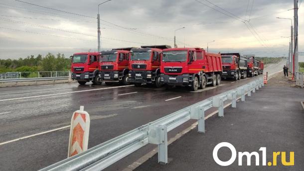 Показываем, как в Омске проходят испытания Ленинградского моста перед открытием
