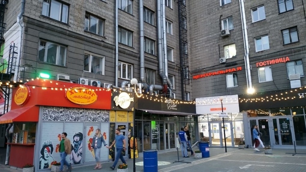Мэрии Новосибирска запретили сносить ресторанный дворик рядом с гостиницей «Центральная»