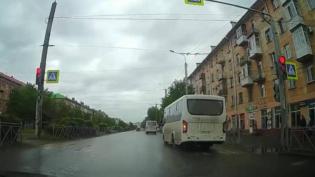 В Омске водитель пассажирского автобуса 200 раз нарушил ПДД