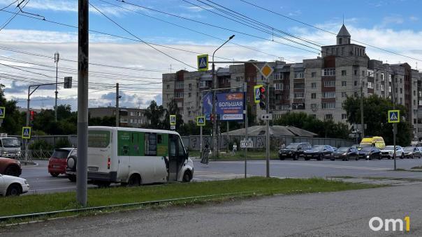 Водитель омской маршрутки объявил войну льготникам