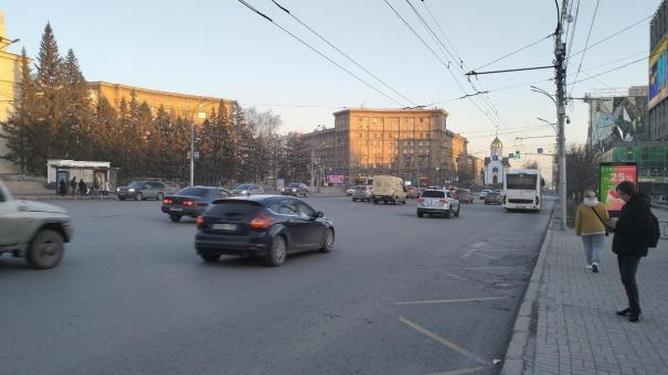 В центре Новосибирска создадут 500 платных парковочных мест