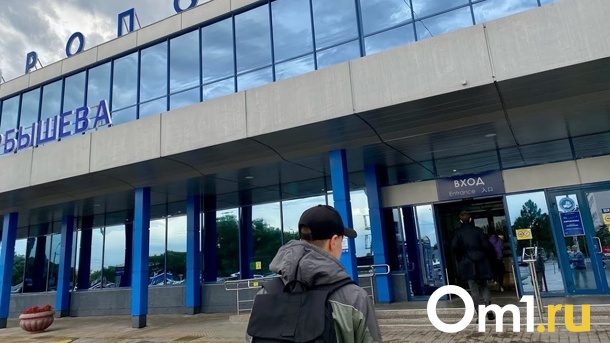 Два самолёта не смогли вовремя вылететь из Омска в Сочи