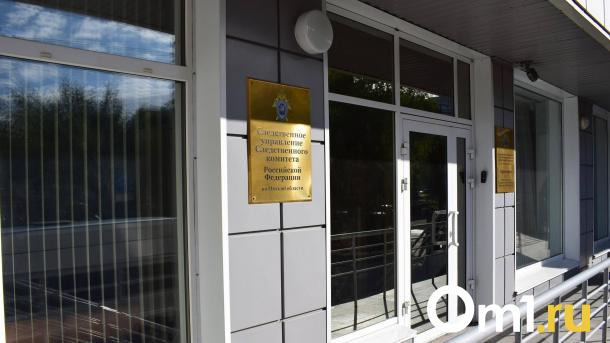 Потолок рухнул в 70-летнем доме в Омске: прокуратура и следователи проводят проверку