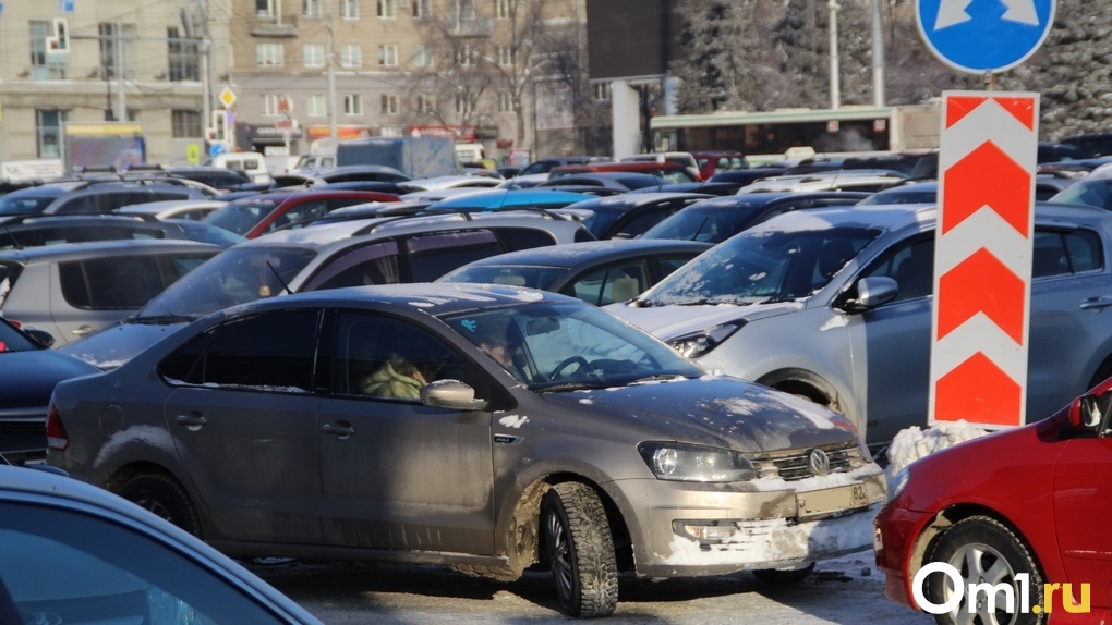 Стоянку автомобилей ограничат на улице Менделеева в Новосибирске