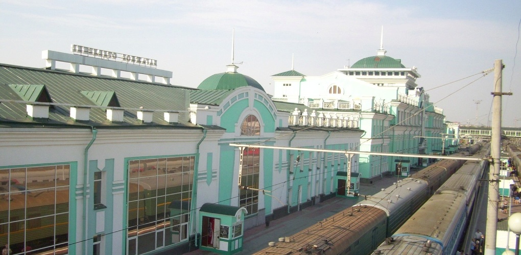 Поезд новосибирск омск. Екатеринбург-Омск фото с поезда. Фотографии поезда с Омска в Новосибирск лето. Куйтун Новосибирск на поезде. Поезд из города Омска фотографии.