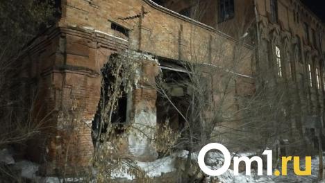 В Омске разрушается историческое здание пивзавода на Волочаевской