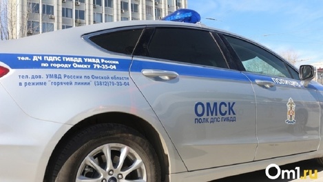 Омские полицейские открыли стрельбу по «Мерседесу», который врезался в патрульную машину