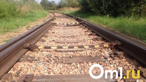 С начала сентября омским водителям за 6 километров придётся объезжать закрытый железнодорожный переезд