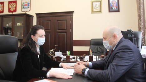 Мэр Омска Сергей Шелест и депутат Госдумы Оксана Фадина сверили планы совместной работы