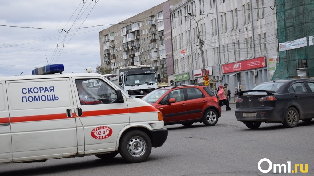 Со скор. ДТП С дорожниками Омск. Экскаватор со скорой помощью это.