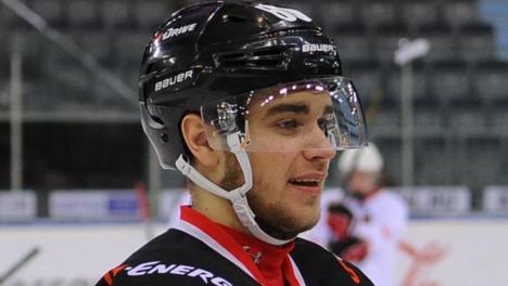 Экс-хоккеист системы омского «Авангарда» избил полицейского