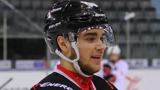 Экс-хоккеист системы омского «Авангарда» избил полицейского