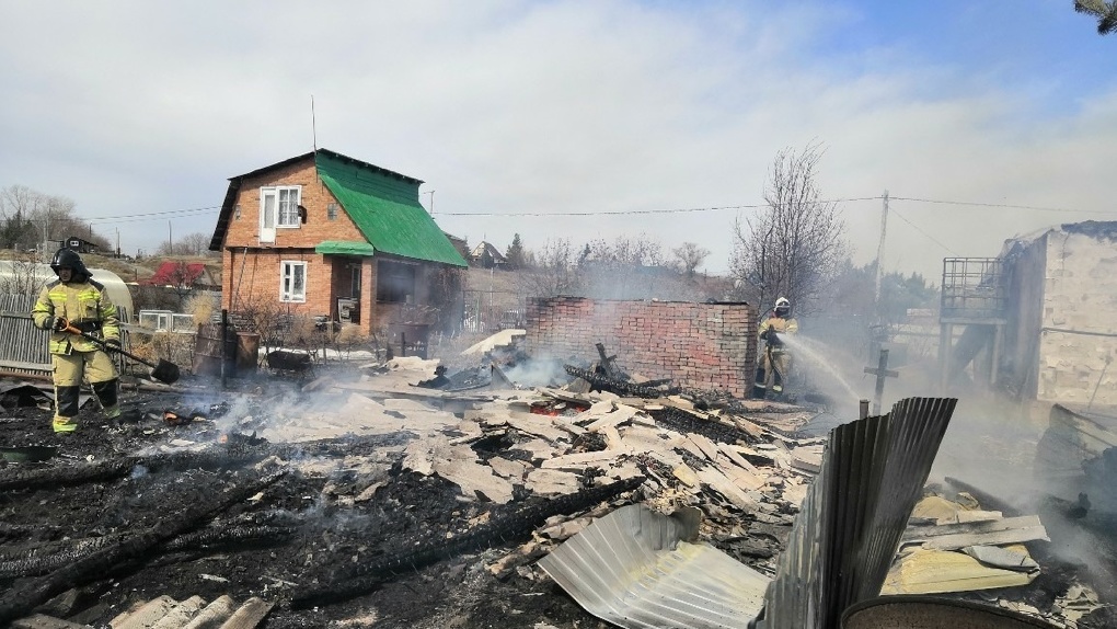 Топ-10 самых масштабных пожаров за выходные в Омской области – ВИДЕО