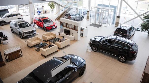Маркелов открыл новые дилерские центры GEELY, Belgee, Knewstar в Омске