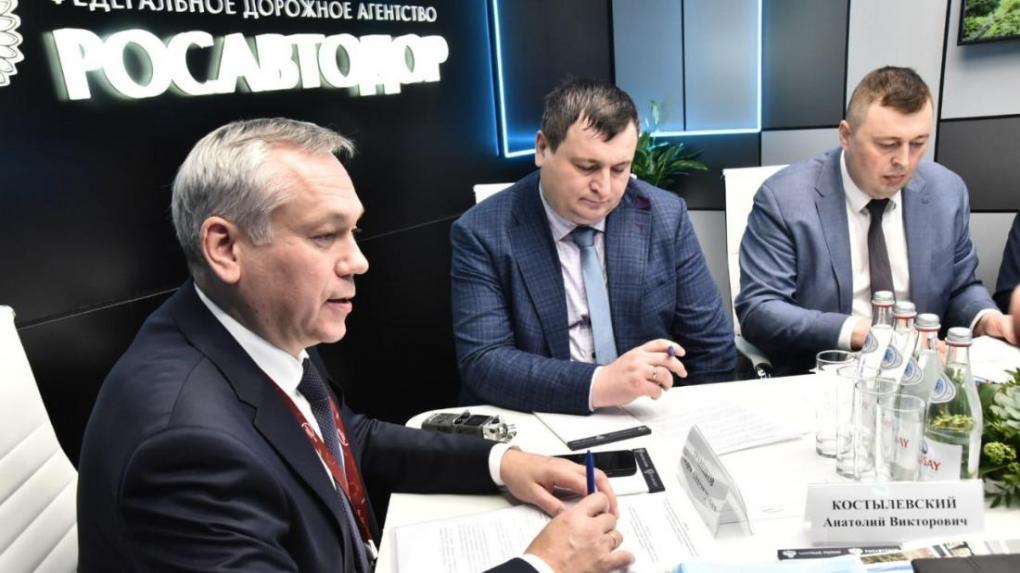 Андрей Травников и Роман Новиков обсудили дальнейшее развитие опорной дорожной сети Новосибирской области