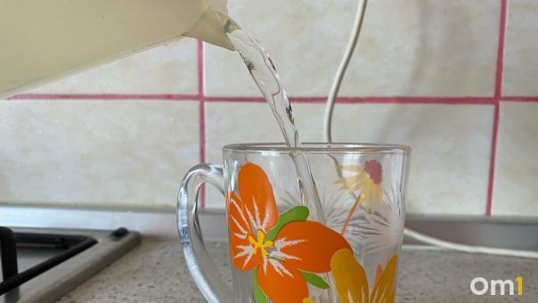 Из-за гидроудара на трубопроводе омичи на целый день лишились воды
