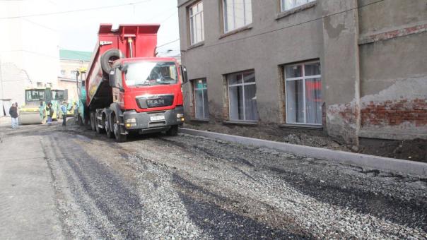 Ремонт омских дорог на улицах Некрасова и Голика завершён на половину