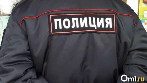 «С ходу начал крушить павильон»: голый мужчина разгромил ломбард в Новосибирске