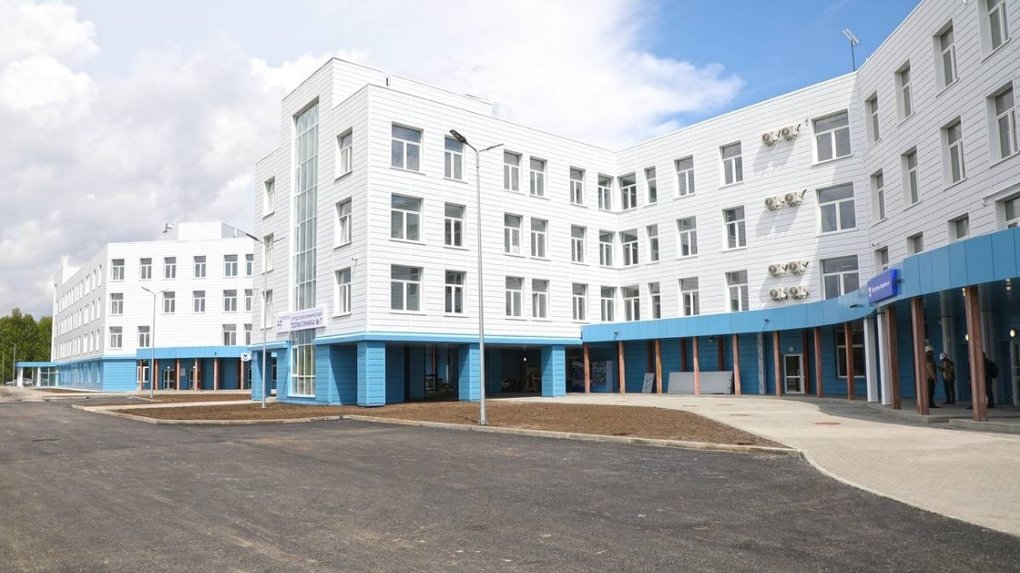 В Октябрьском районе Новосибирска построили две новые поликлиники