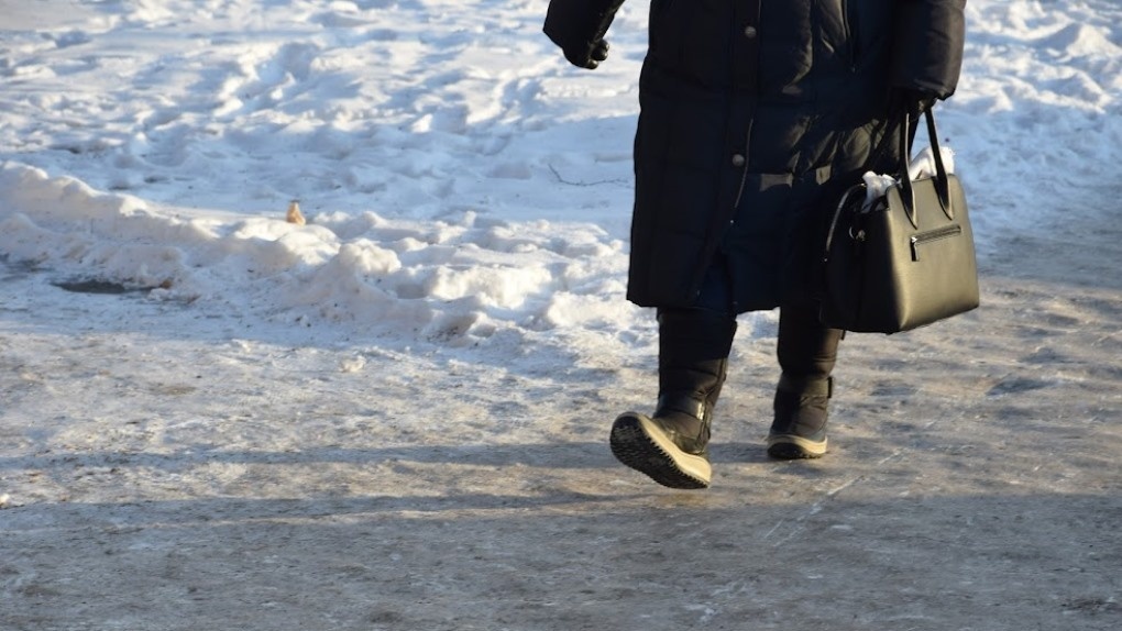 Нашли через 3 часа: омский подросток-рецидивист вырвал сумку из рук пенсионерки