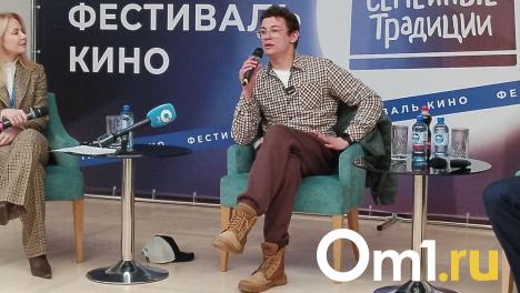 Актёр Никита Кологривый устроил драку в новосибирском ресторане и покусал официантку
