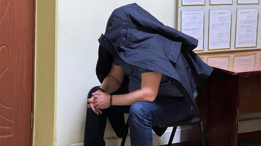 Бизнесмена, дававшего взятку чиновнику омской мэрии, отправили под домашний арест