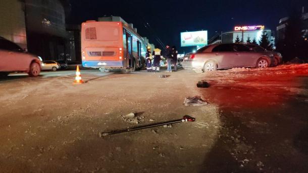 Пожилой новосибирец погиб под колёсами пассажирского автобуса