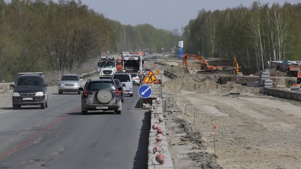 Два километра Гусинобродского шоссе в Новосибирске отремонтируют к октябрю 2022 года