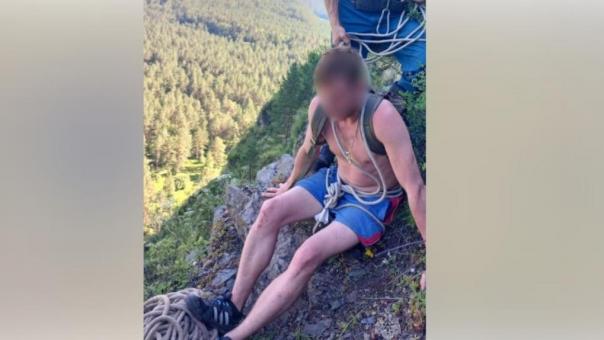 В горах Алтая пришлось спасать туриста из Омска
