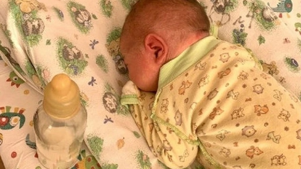 Мать найденной в коробке девочки не станут искать в Новосибирске