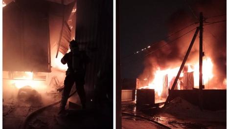 В Омске ночью сгорели двое мужчин во время ремонта «ГАЗели»
