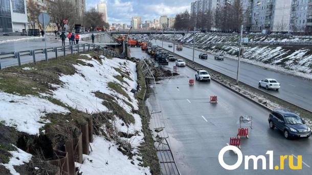 Парализовало Ипподромскую: обрушение в Новосибирске сковало движение в утренний час пик