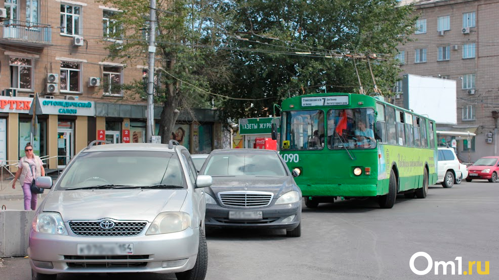 Второй день в пробках: новосибирцы снова застряли на улице Сибиряков-Гвардейцев