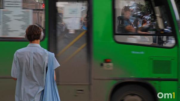 В Омске приостановят работу двух автобусных маршрутов на лето