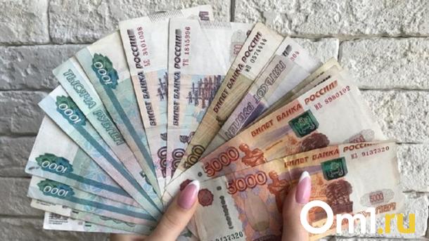 В Омске пожилая учительница музыки перечислила мошенникам более 100 тысяч рублей