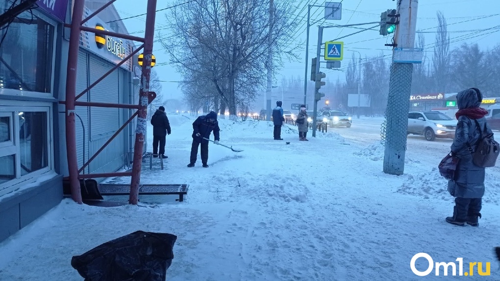 Поднять зарплату дорожным рабочим предложила мэрия Новосибирска