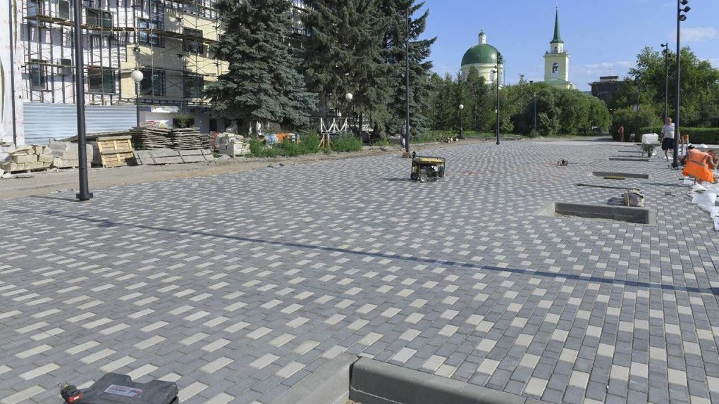 В мэрии Омска показали, как идёт преображение Городского сада